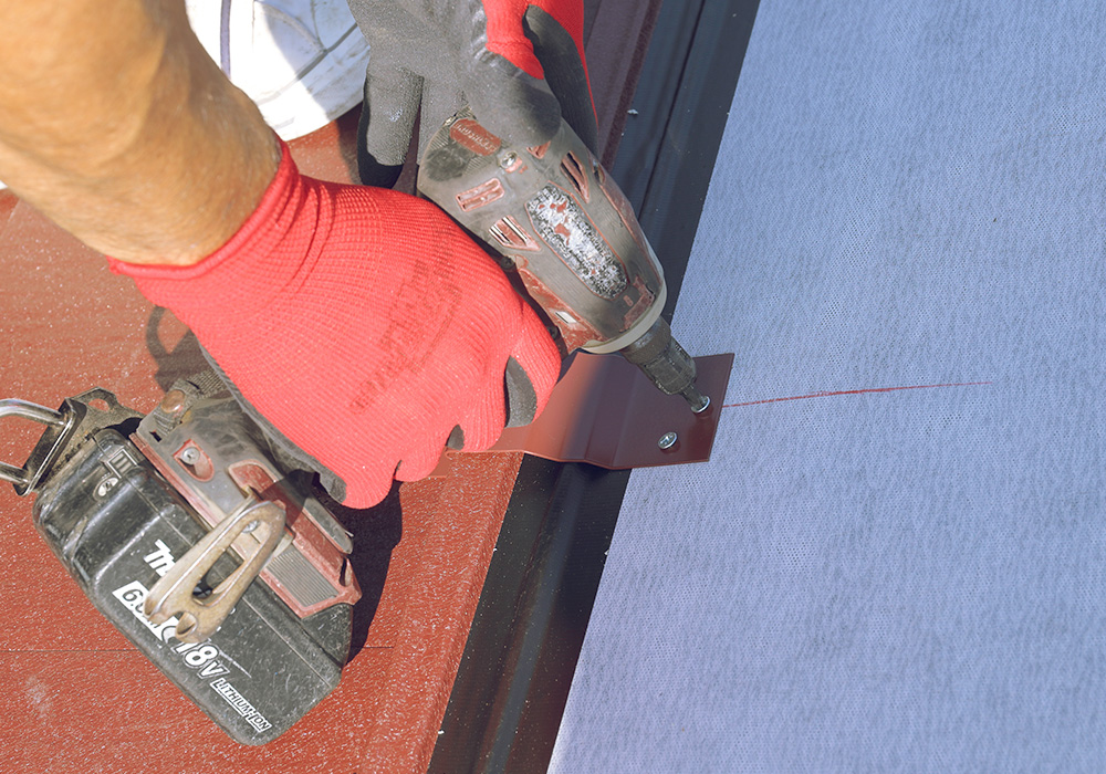 見えない屋根だから、早めの点検を